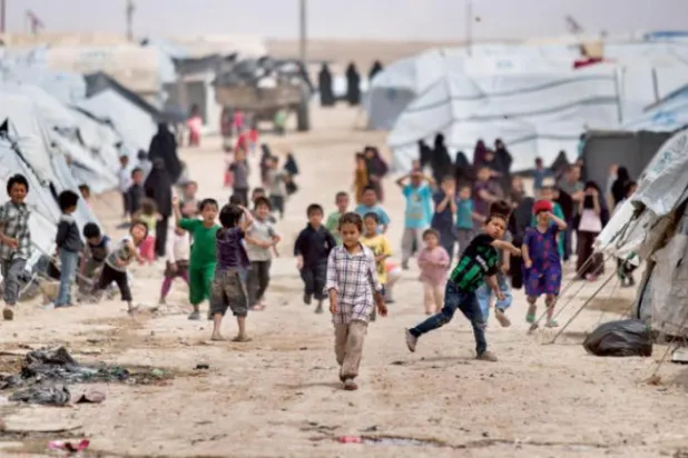 Suriye’nin doğusundaki El-Hol Kampı DEAŞ üyelerinin ailelerini barındırıyor (AP)