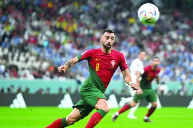 برونو فرنانديز ميزان أداء وسط البرتغال خطف الأضواء من رونالدو (أ.ف.ب)