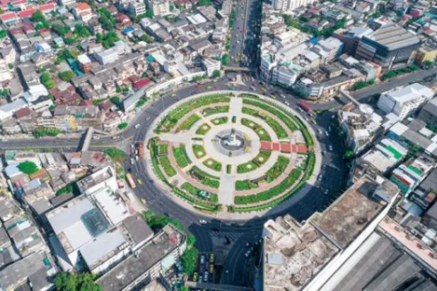 تقع زامبيا في الجزء الجنوبي من القارة الأفريقية (الشرق الأوسط)