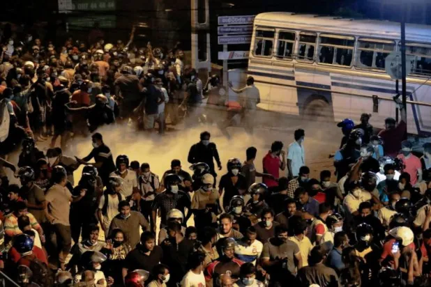 شهدت سريلانكا هذا العام احتجاجات عارمة ضد الحكومة نتيجة الأزمة الاقتصادية الخانقة التي تعيشها البلاد... كولومبو في 31 مارس 2022 (رويترز)