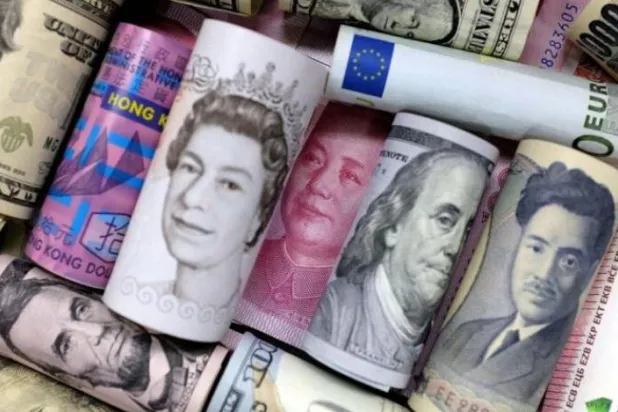 Borç birikimini belirtmek için sabit para birimi banknotları (Reuters)