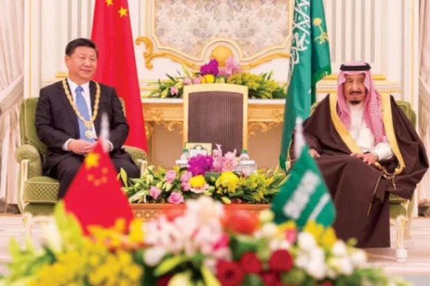 Custodian of the Two Holy Mosques King Salman bin Abdulaziz meets with Chinese President Xi Jinping during a pas visit to Riyadh. (SPA)