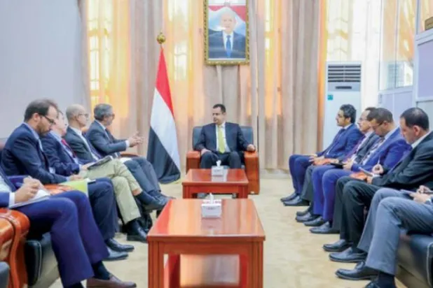 Yemen Başbakanı Muin Abdulmelik Avrupa büyükelçileriyle Aden’deki görüşmesi sırasında (SABA)