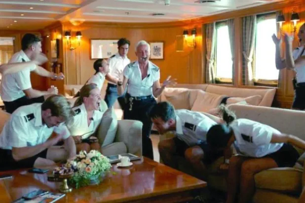 ‘Hüzün Üçgeni’ festival açılış filminden bir kare