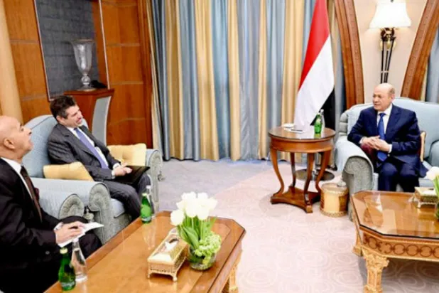 رئيس مجلس القيادة الرئاسي اليمني رشاد العليمي يلتقي في الرياض السفير الأميركي (سبأ)