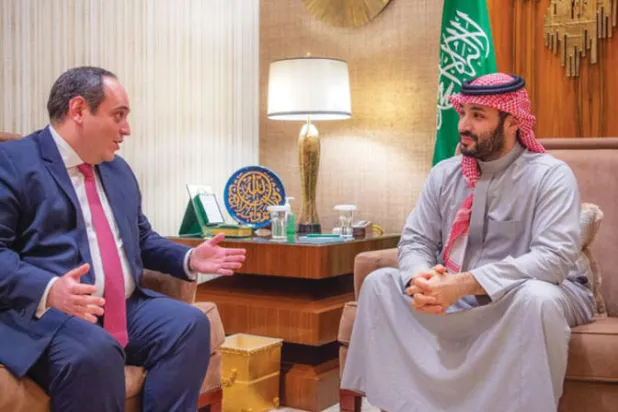 ولي العهد السعودي خلال استقباله الأمين العام للمكتب الدولي للمعارض في الرياض (واس)