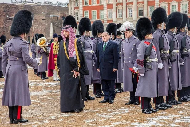 Saudi Defense Minister Prince Khalid bin Salman bin Abdulaziz is accorded an official reception in London. (SPA)