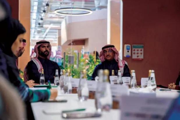 Prens Bedr bin Farhan ile Yusuf el- Bünyan, dünkü görüşmeden bir kesit (Şarku’l Avsat)