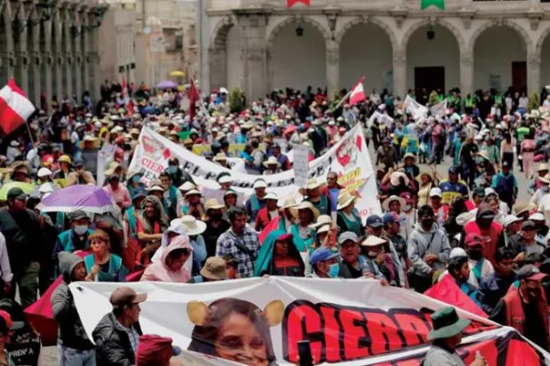 مظاهرات البيرو (رويترز)