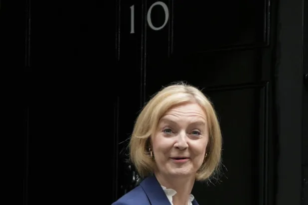 رئيسة الوزراء البريطانية السابقة ليز تراس (أ.ب)