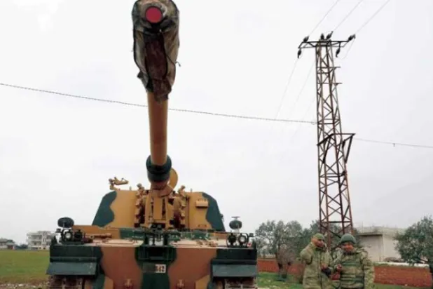 İdlib ilinin Binniş ilçesinde Türkiye’ye ait bir askeri mühimmat, 12 Şubat 2020 (AFP)