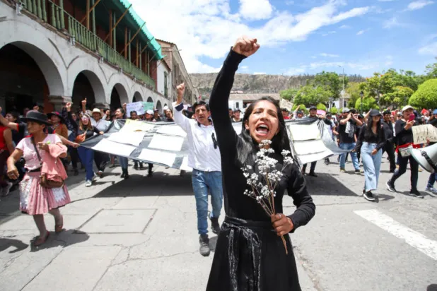 جانب من الاحتجاجات في أياكوتشو ببيرو (رويترز)