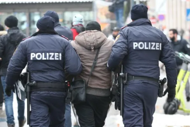 عناصر من الشرطة النمساوية (أرشيفية - أ.ف.ب)