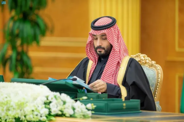 الأمير محمد بن سلمان ولي العهد رئيس مجلس الوزراء خلال ترؤسه الجلسة في قصر اليمامة بالرياض (واس)