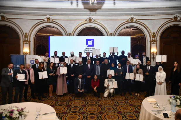 الحضور في لقطة تذكارية (الشرق الأوسط)