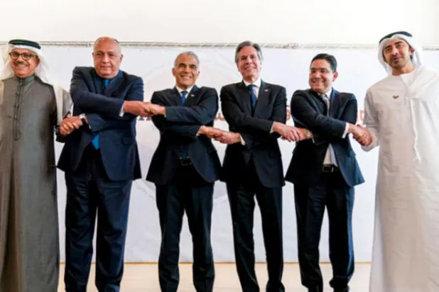 اجتماع النقب مارس الماضي ويبدو من اليمين: وزراء خارجية الإمارات والمغرب والولايات المتحدة وإسرائيل ومصر والبحرين (أ.ب)