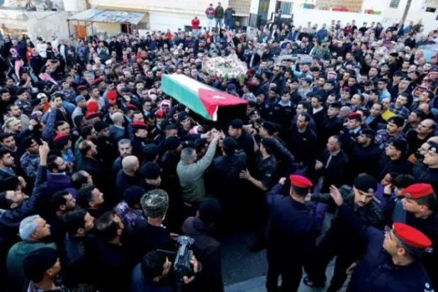 
تشییع پیکر یکی از سه افسری که دیروز در درگیری با گروهک تروریستی کشته شدند (EPA)