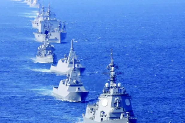 سفن حربية يابانية خلال إحياء الذكرى 70 لتأسيس قوات الدفاع الذاتي في 6 نوفمبر الماضي (رويترز)