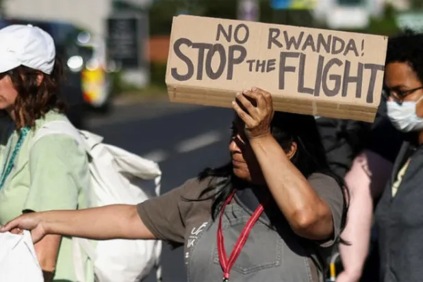 مشروع الترحيل إلى رواندا يثير ذعر طالبي اللجوء في بريطانيا