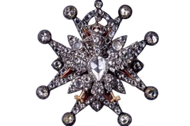 استعادة نجمة صدر مرصعة بالماس (رويترز)