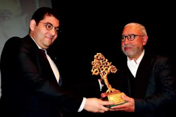 تتويج الشاعر محمد الأشعري بجائزة الأركانة