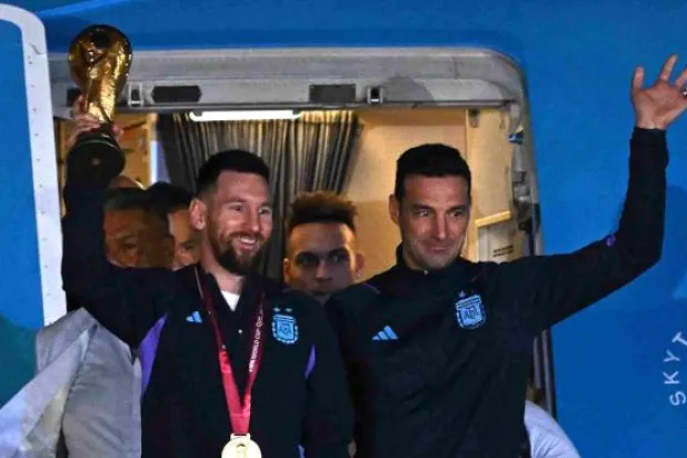 سكالوني سيستمر مديراً فنياً للأرجنتين (أ.ف.ب)