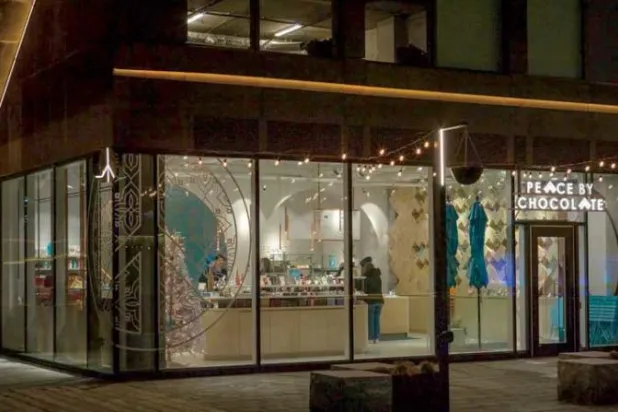 أصبحت قصة عائلة هدهد موضوع فيلم وكتاب (نيويورك تايمز)