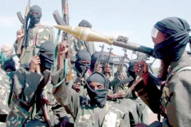 عناصر من حركة «الشباب» الصومالية الموالية لـ«القاعدة» (أرشيفية - أ.ب)