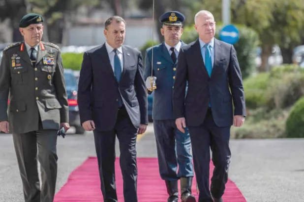 اسرائیل: ایران ممکن است ۵ بمب اتمی تولید کند