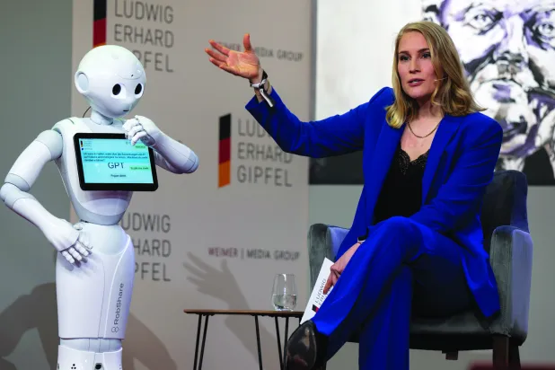 الروبوت «ببر جي بي تي» في مؤتمر ألماني قبل أيام (د.ب.أ)