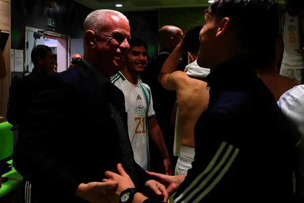 زفيزف رئيس الاتحاد الجزائري في إحدى المناسبات (تويتر)