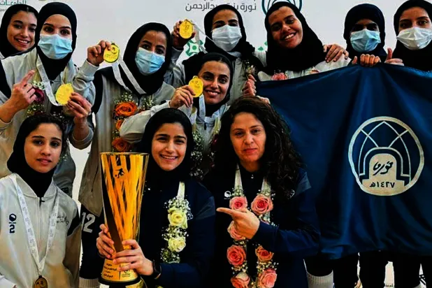 طالبات جامعة نورة يحتفلن بالفوز في احدى المباريات "الشرق الأوسط"