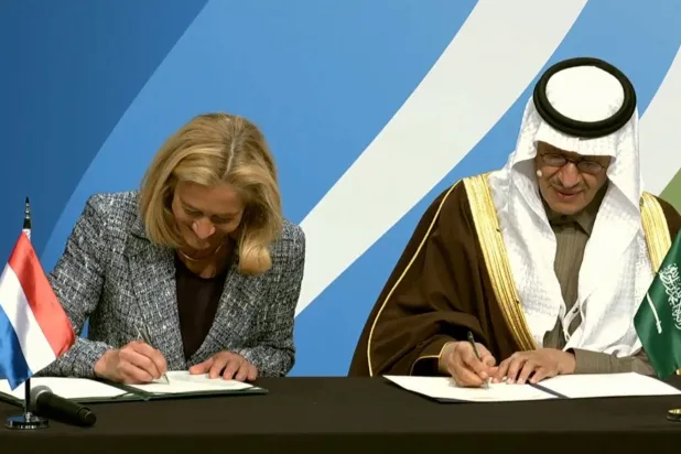 امضای یادداشت تفاهم همکاری در حاشیه نشست جهانی هیدروژن در روتردام (وزارت انرژی سعودی)