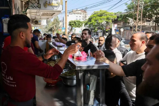 غزہ میں جشن... اور تصادم کے نقصانات کا شمار