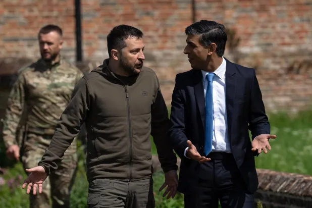 Zelenskiy’e Avrupa’dan silahlandırma teklifleri hız kazandı