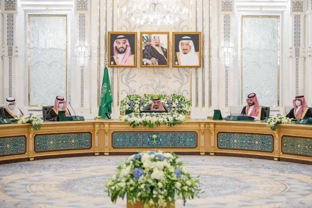 خادم حرمین شریفین شاہ سلمان بن عبدالعزیز منگل کے روز جدہ میں کابینہ کے اجلاس کی صدارت کرتے ہوئے (واس)