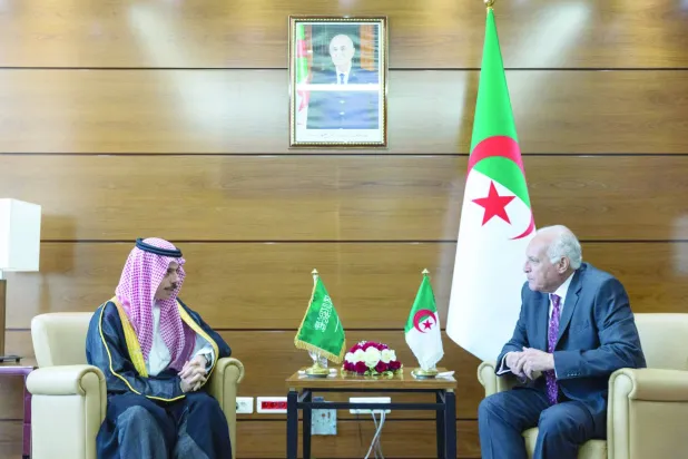 شاهزاده فیصل بن فرحان و همتای الجزایری اش احمد عطاف سه شنبه دیدار کردند (واس)