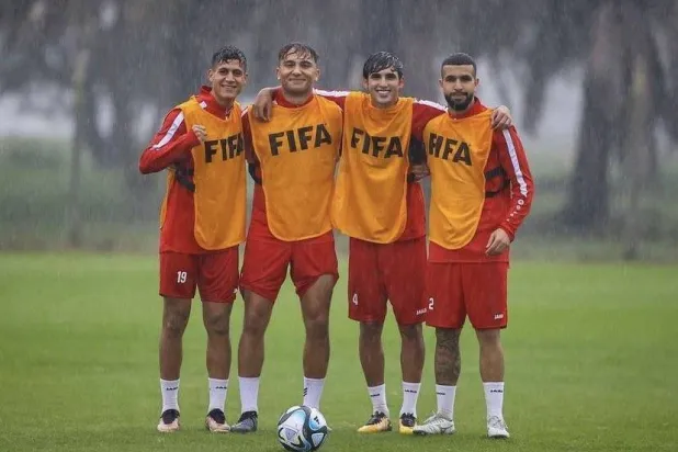 منتخب العراق للشباب خلال تدريباته في الأرجنتين اليوم (كرة القدم العراقية)