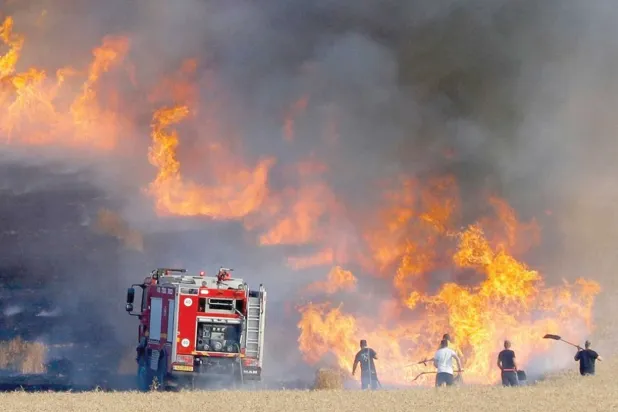  Irak’ta bir buğday tarlasında çıkan yangın sosyal medyada hızla yayıldı.