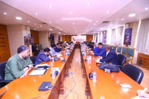 Mısır Sosyal Dayanışma Bakanı Nevine Gabbac, yoksul aileleri desteklemeye yönelik komite toplantısına başkanlık etti. (Mısır Hükümeti)