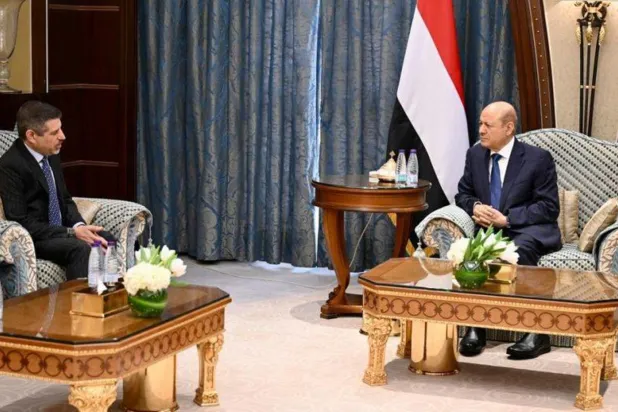 Yemen Başkanlık Konseyi Başkanı Reşad el-Alimi, Riyad'da ABD Büyükelçisi’yle bir araya geldi. (SABA)