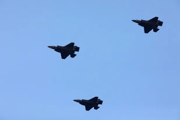 19 Nisan 2018’de Akdeniz üzerinde uçan F-35ler (Reuters)