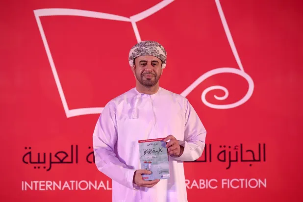 زهران القاسمی برنده جایزه بوکر عربی شد 