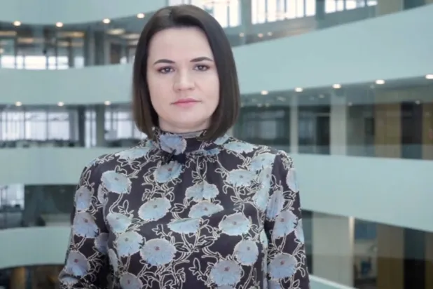 المعارِضة البيلاروسية المقيمة في المنفى زفيتلانا تيخانوفسكايا (رويترز)