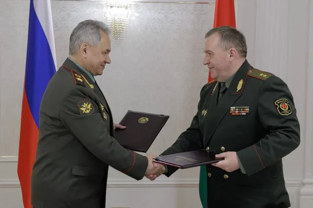 The Russian and Belarusian ministers of defense have signed documents that determine procedures regarding weapons relocation and mechanisms of placing them under the Russian forces’ control on the Belarusian territories. (AFP) 