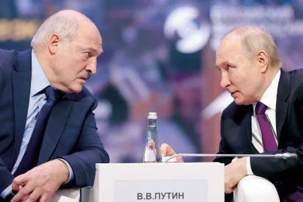 روسی صدر ولادی میرپوٹن اپنے بیلاروسی ہم منصب کے ساتھ