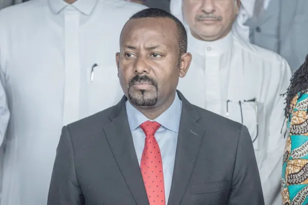 رئيس الوزراء الإثيوبي آبي أحمد خلال الاحتفال بالذكرى الـ60 لتأسيس الاتحادي الأفريقي في أديس أبابا الخميس الماضي (أ.ف.ب)