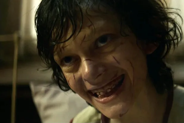 Filmde Amorth'u Russell Crowe canlandırırken Daniel Zovatto, Alex Essoe ve Franco Nero yardımcı rollerde yer alıyor (Sony)