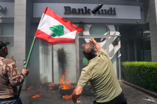 Lübnan'daki ekonomik kriz, 2020'deki Beyrut patlaması ve pandemi nedeniyle daha da derinleşti (Fotoğraflar: AP)