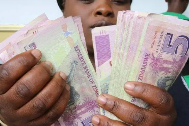 معدلات الوفيات بين النساء في البلدان التي بدأت برامج التحويلات النقدية للفقراء انخفضت بنسبة 20 في المائة (رويترز)